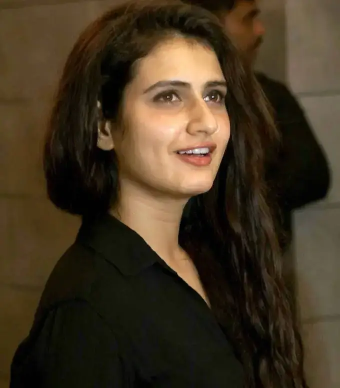 Indian Actress Fatima Sana Shaikh Long Hair Legs Show